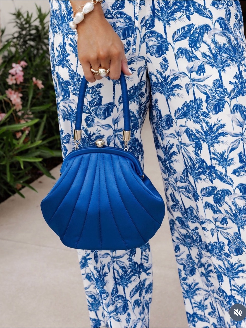 Gianni Bini Royal Blue Shell-Style Mini Bag (NEW without Tag)